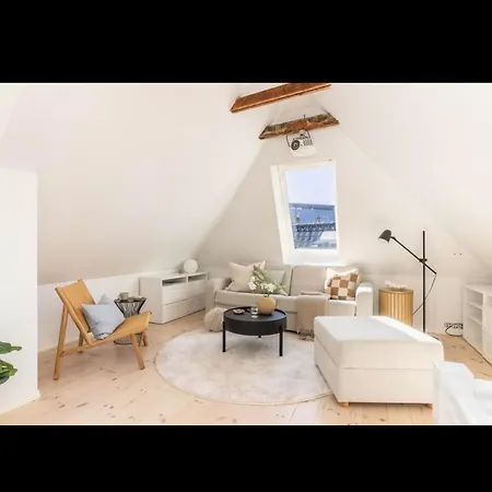 Апартаменти Classic House Over Two Floors *